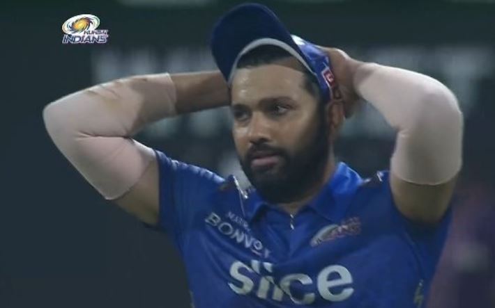 mumbai indians loss their first 7 league match first time in ipl 