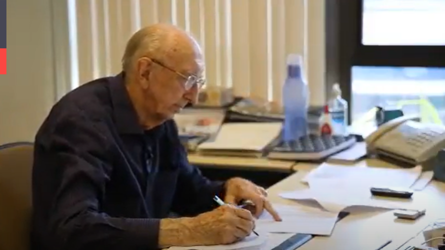 100 year old man works at same company for 84 years sets world record