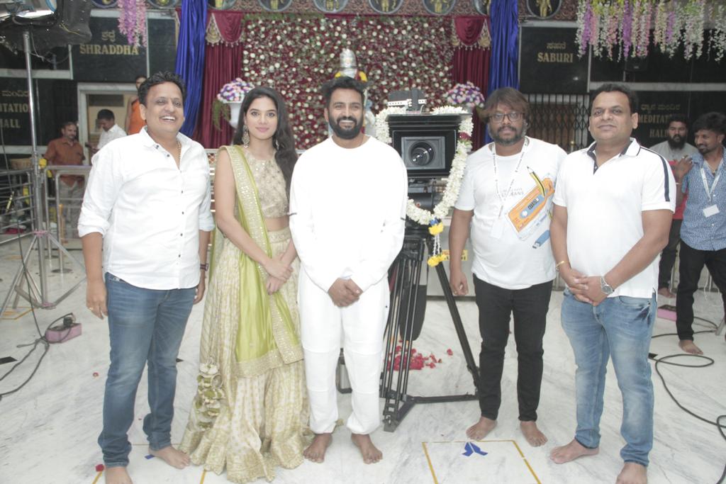 Santhanam Tanya Hope New Movie Shooting Started 