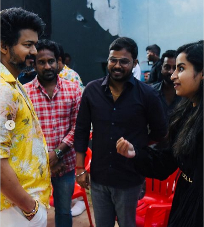 CWC fame sivangi with vijay in beast BTS pic