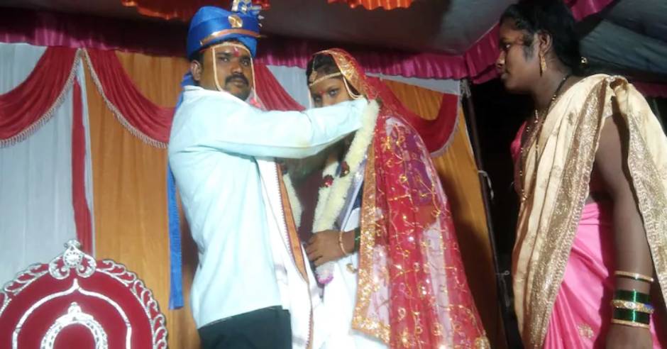 Bride marries another man after groom fails to reach on time