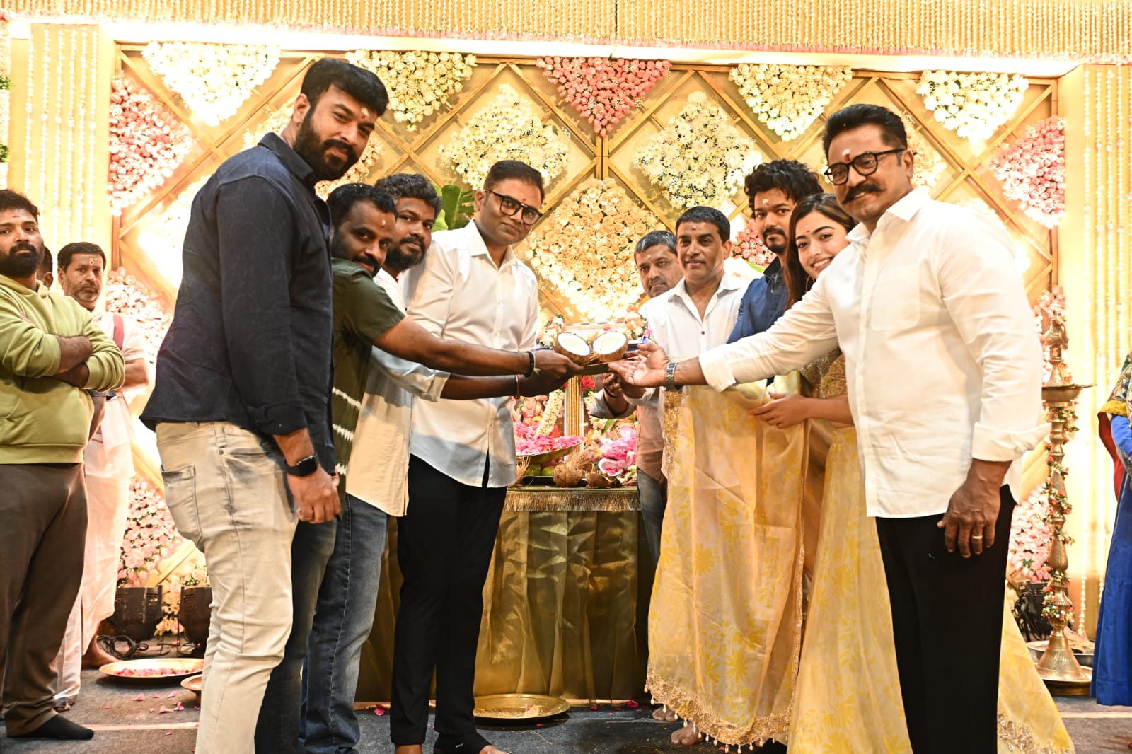 Actor Yogi Babu Joined Thalapathy 66 Movie Shooting at Hyderabad
