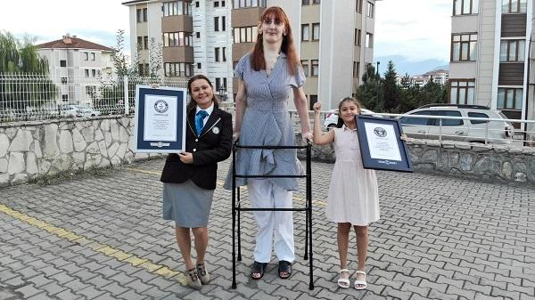 World Tallest Woman Alive Receives 3 More Guinness World Records