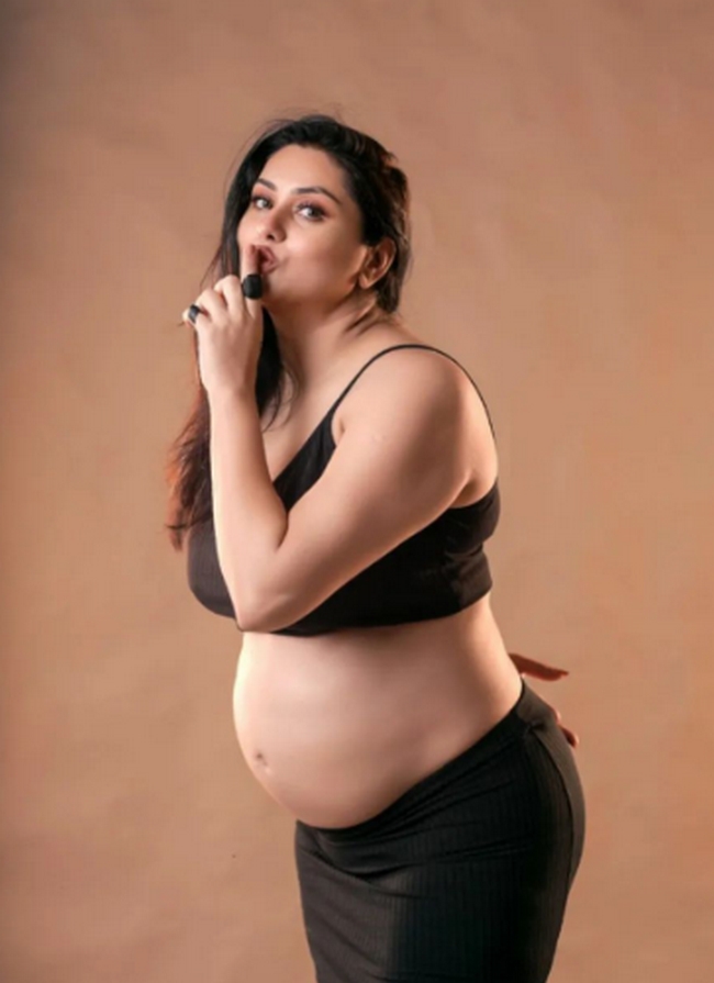 Actress namitha motherhood baby bump viral pic