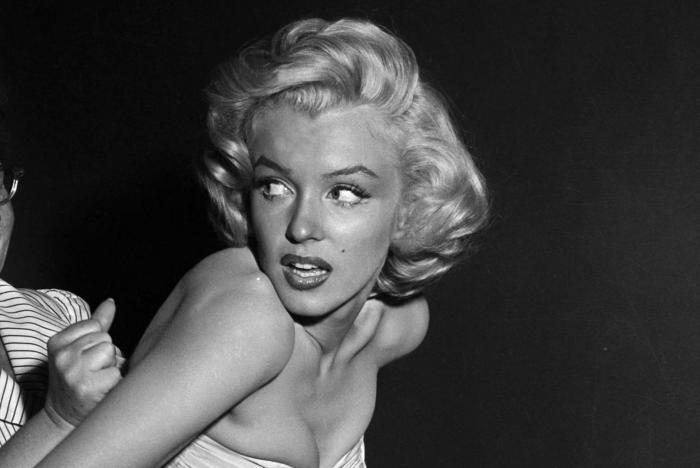 Shot Sage Blue Marilyn Portrait Sold 195 million USD