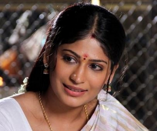 Actress vijayalakshmi angry over fans comment