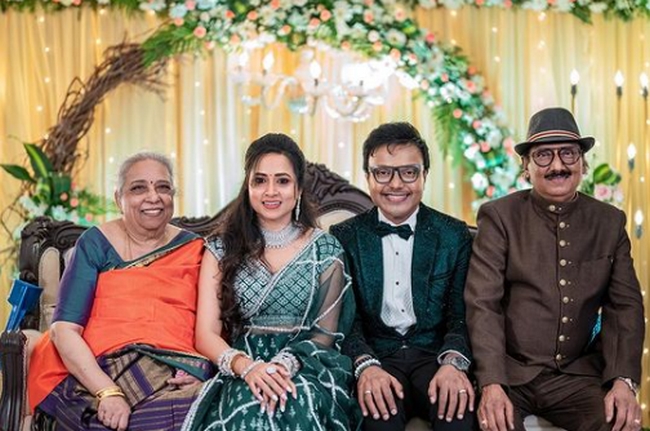 D Imman viral pic with his demised mother in marriage