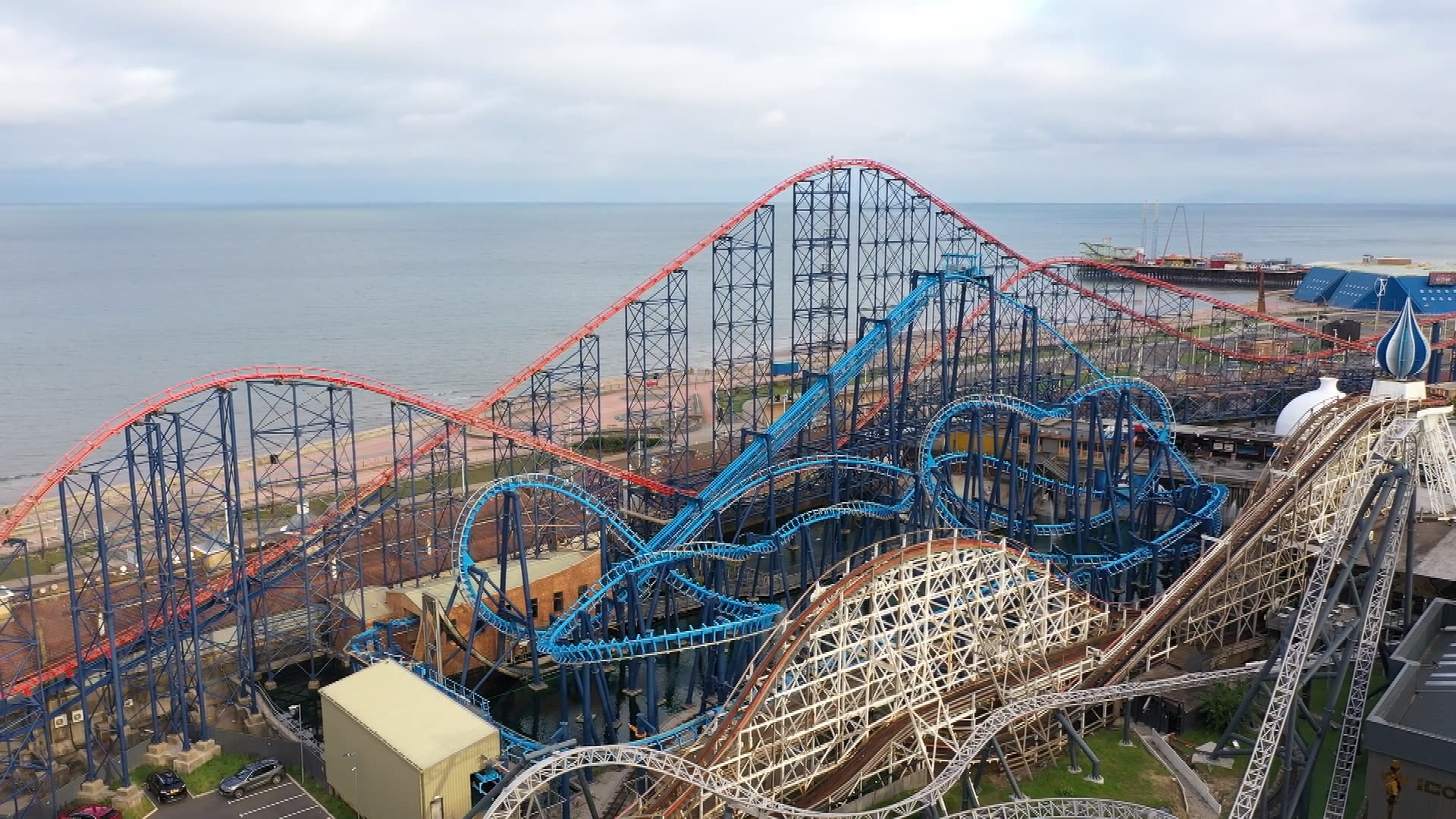 Riders Get Stuck At 235 Feet After Rollercoaster Malfunction