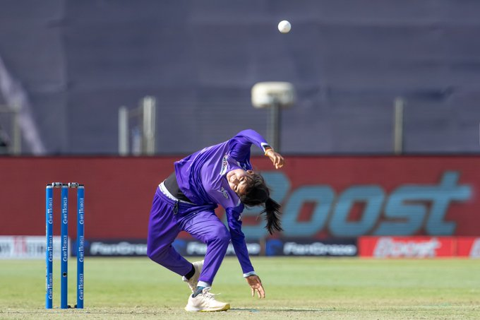Maya Sonawane bizarre bowling action goes viral