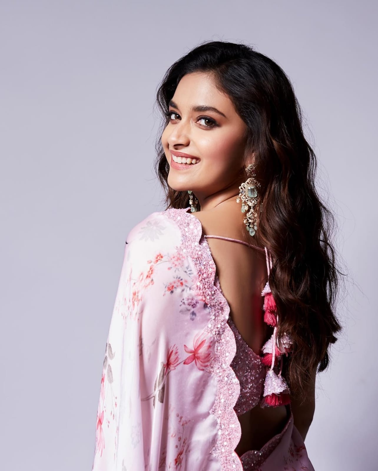 Keerthy Suresh looked very hot in a pink saree
