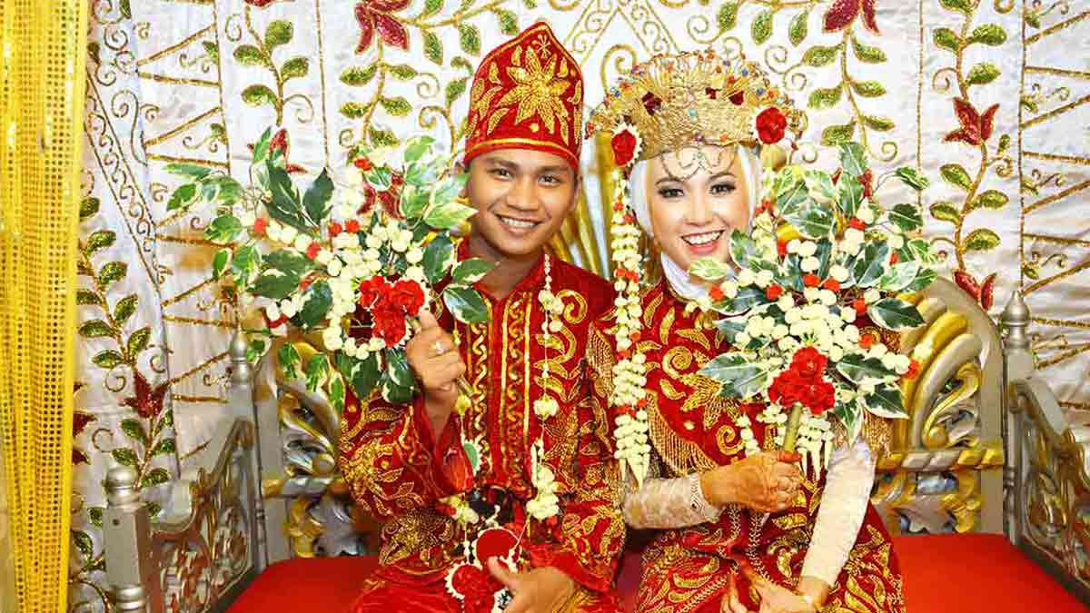 Indonesia tribe bizarre rituals for newly wed couples