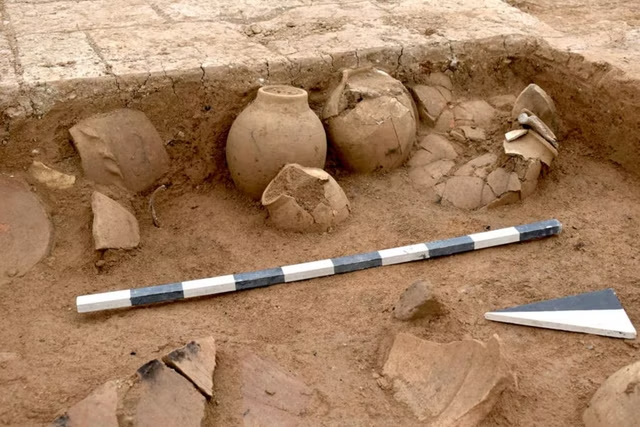 Drought reveals ruins of 3400 year old city