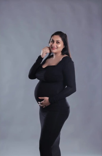 Actress Namitha Pregnancy Photoshoot pictures goes Viral