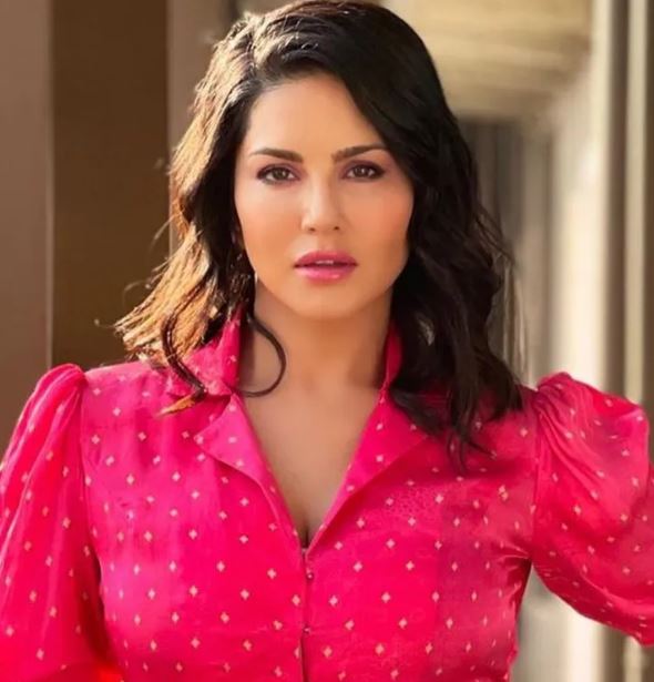 Sunny leone fun video in Behindwoods gold medals 2022