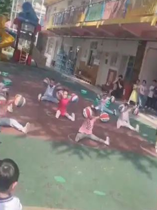 Chinese Toddlers Physical Education Routine Goes Viral