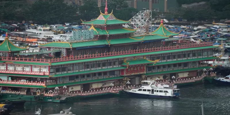 Hong Kong iconic floating restaurant sinks in Sea