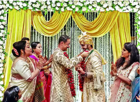 Kolkata gay couple ties the knot in an intimate ceremony 