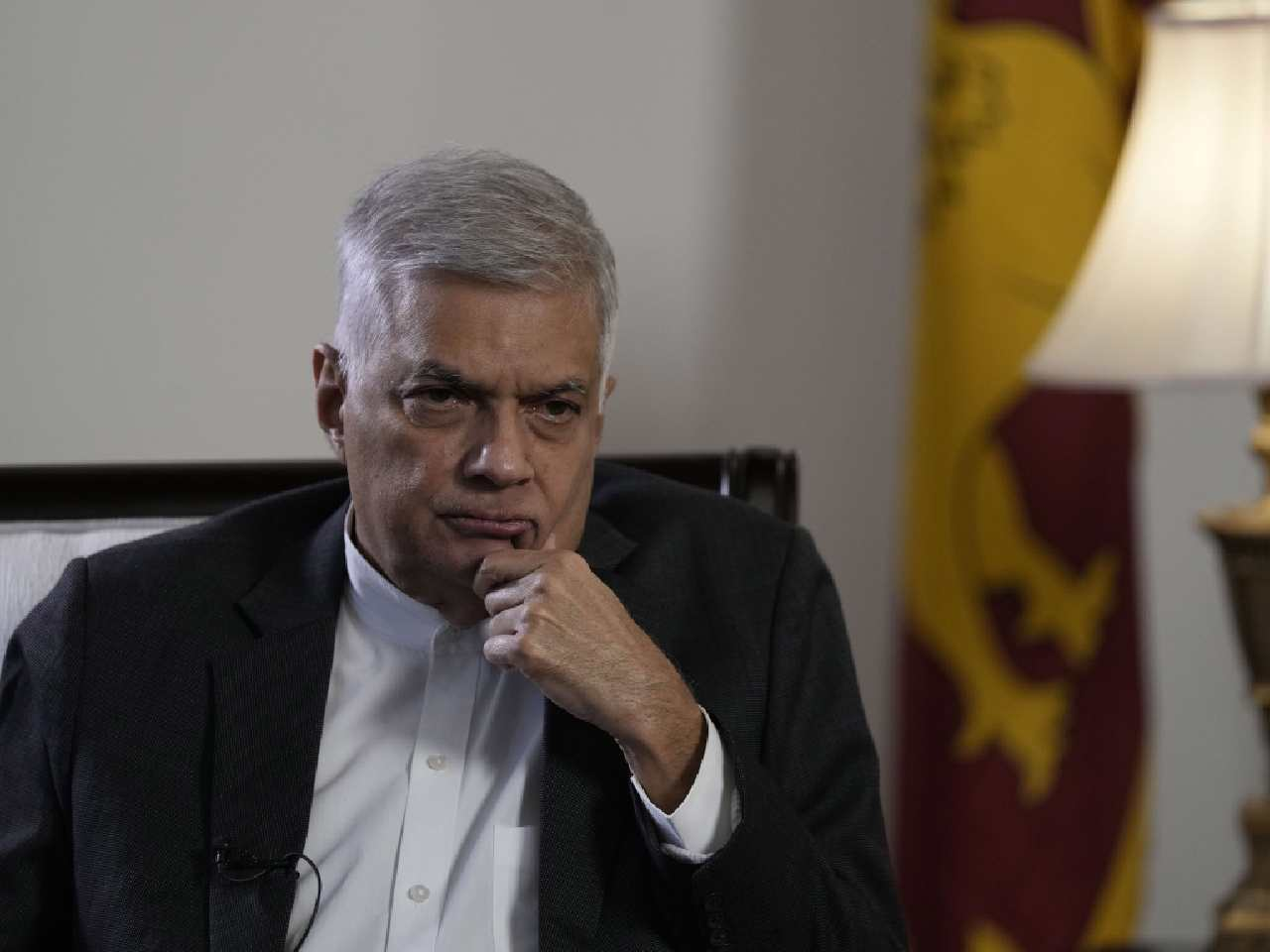 Only people with Hitler like mindset torch buildings says Ranil