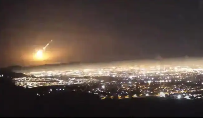 Meteor Lights Up Night Sky Over Chile Pic Surface