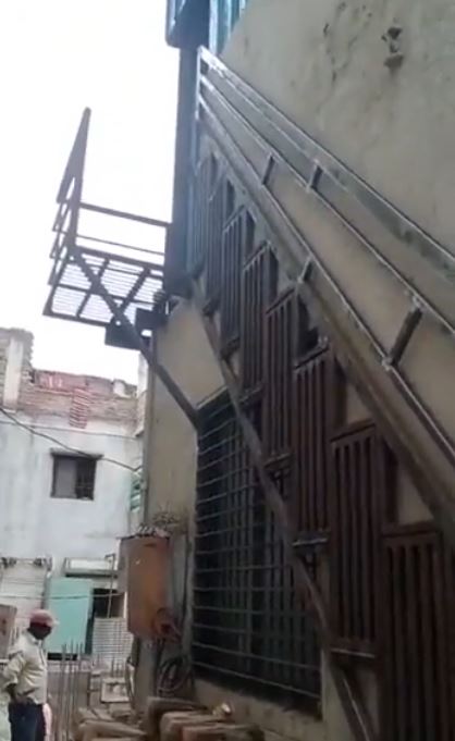  Anand mahindra shares video of compact stair case