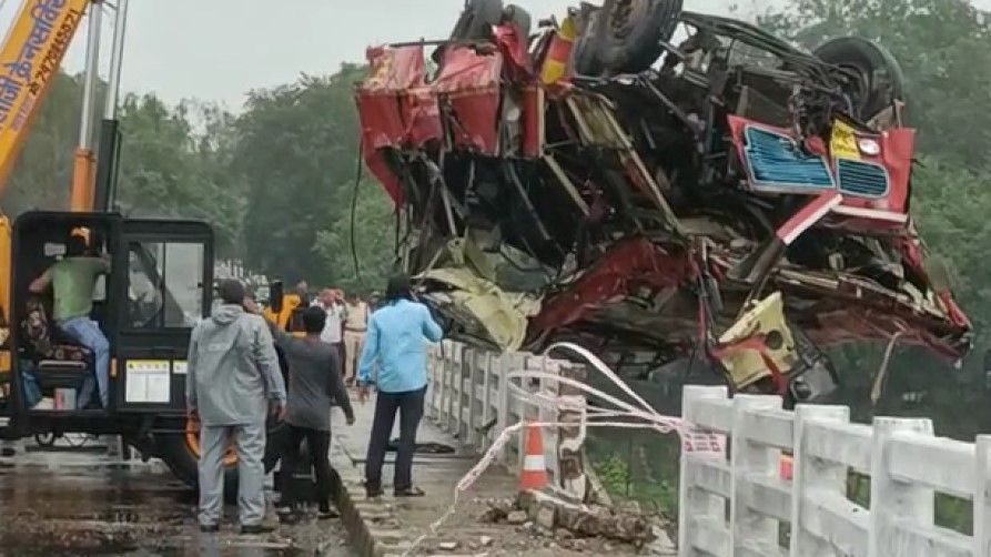 Madhya pradesh accident bus falls into narmada river
