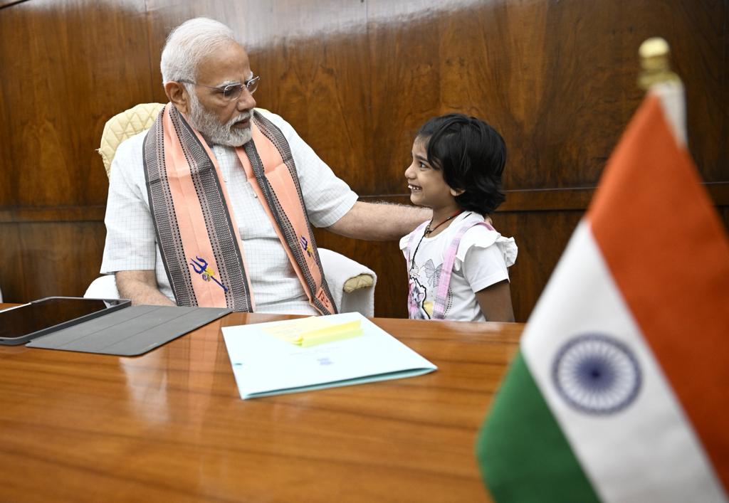 prime minister modi asks about him 5 yr old girl reply viral