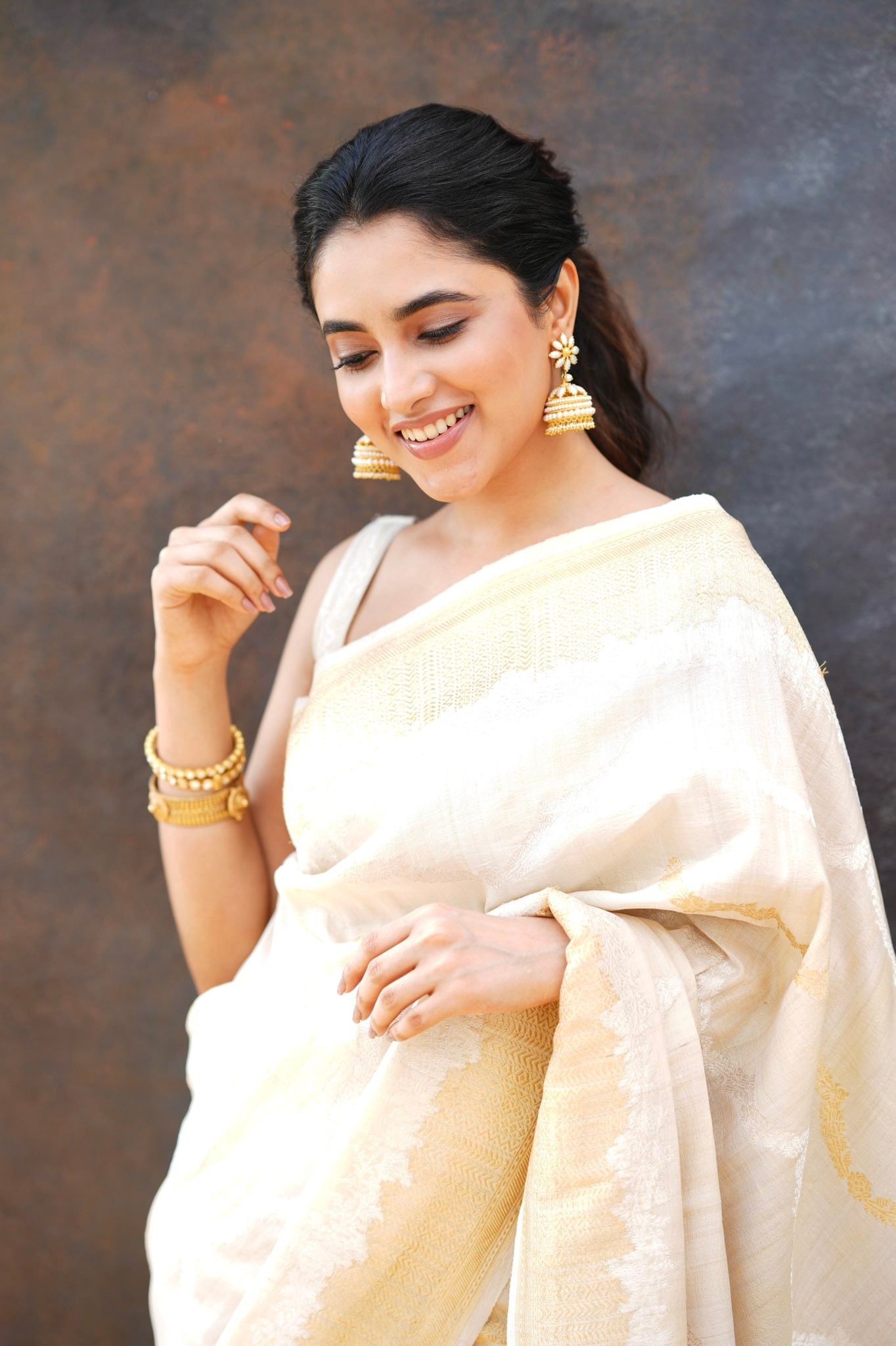 Priyanka Mohan Latest Photoshoot with Banaras Silk Saree