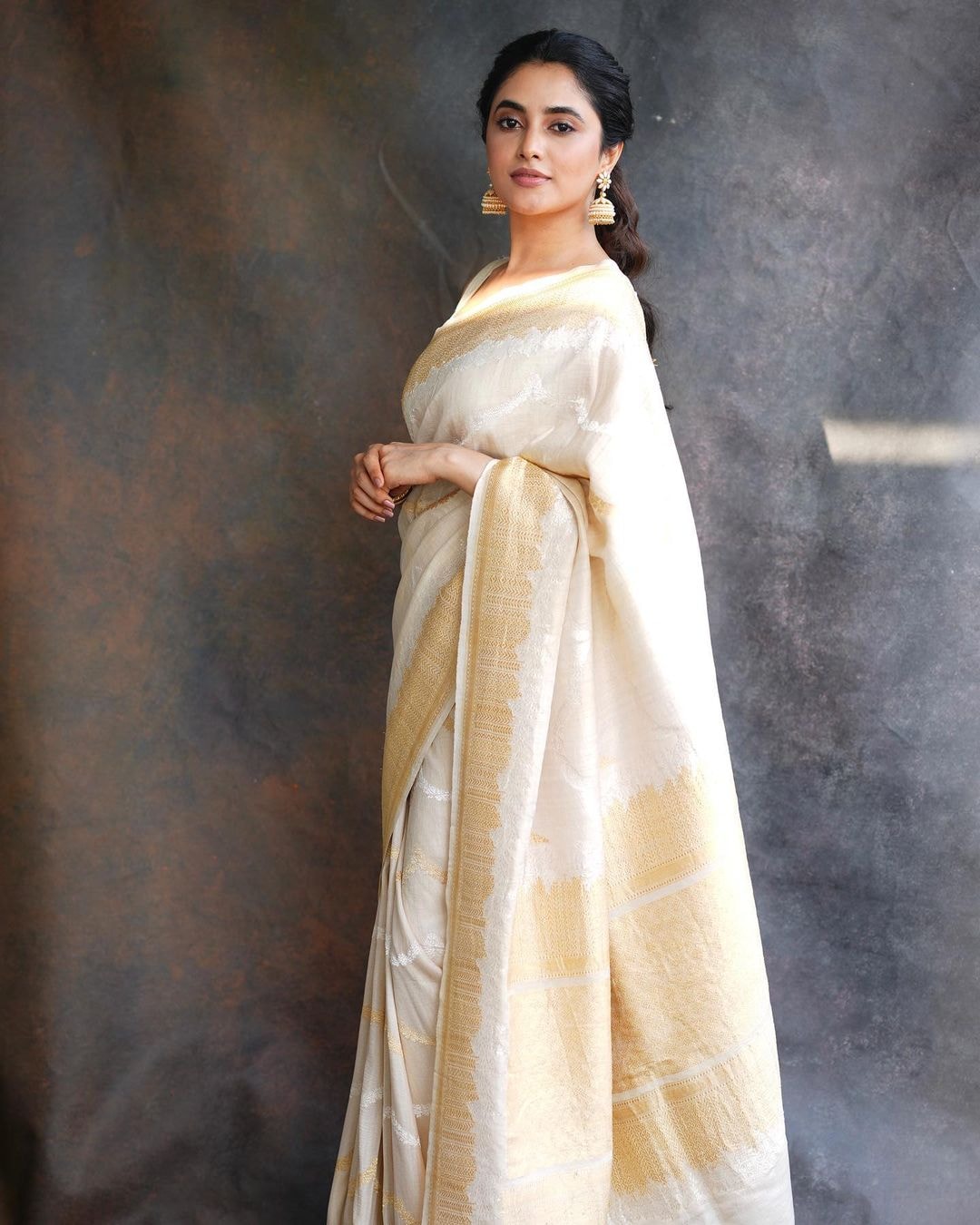 Priyanka Mohan Latest Photoshoot with Banaras Silk Saree