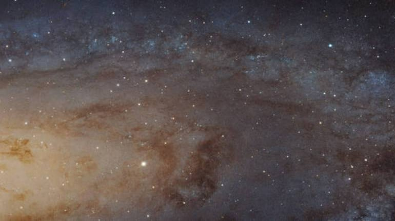 Over 100 million stars in Andromeda galaxy NASA Release Picture 