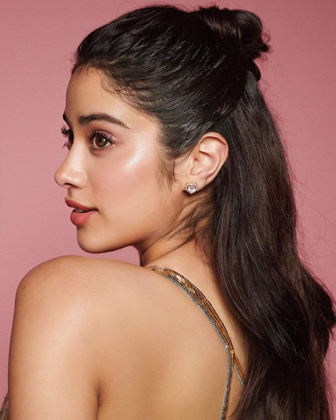 Janhvi Kapoor Good Luck Jerry Did Super Mom Photoshoot Pictures