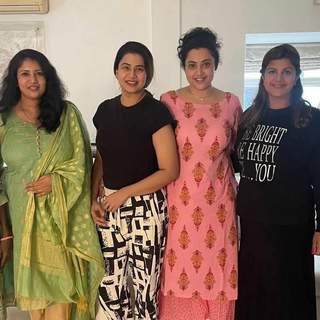 actress meena meets other actress shares photos