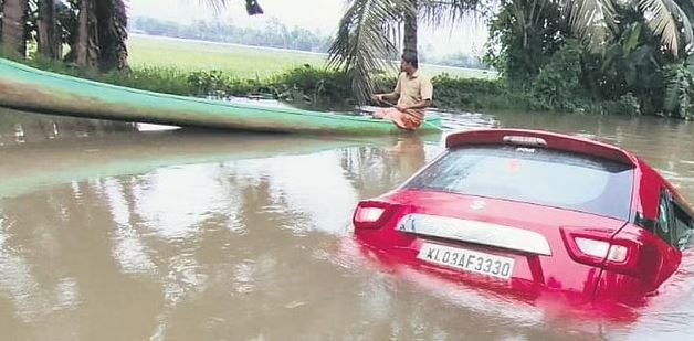 kerala car leads by gps ends in canal local people rescue