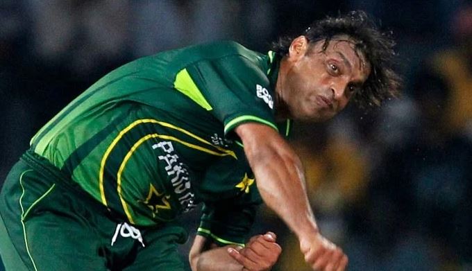 shoaib akhtar latest video in hospital fans become emotional