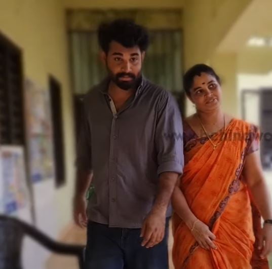 kerala woman and son pass in same government exam