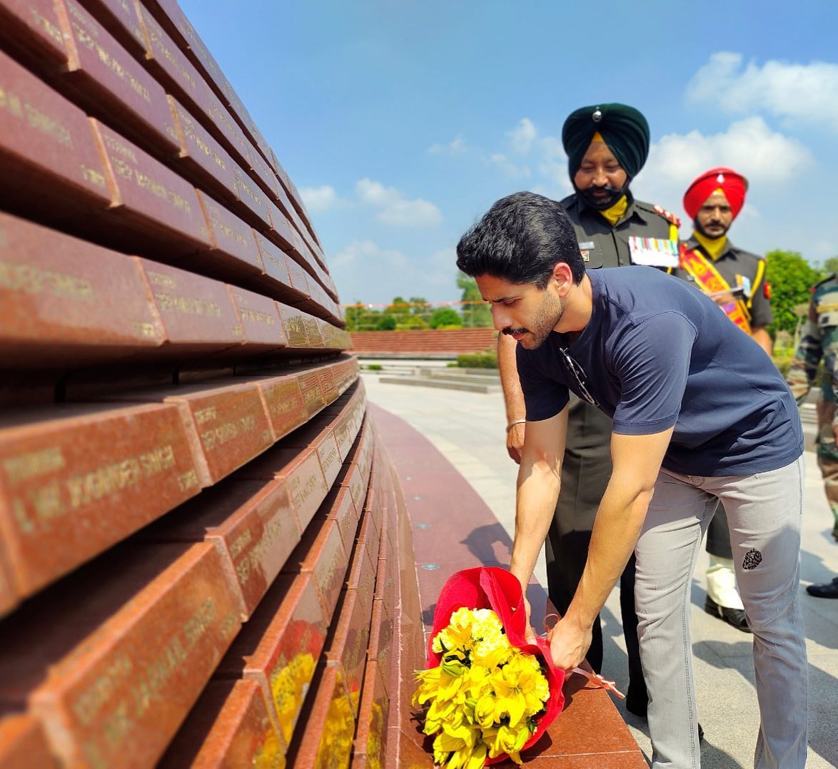 Aamir Khan Naga Chaitanya visited National War Memorial in Delhi