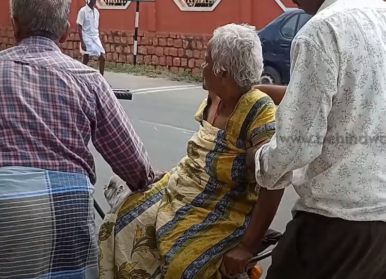 old woman in bus stand police enquiry and her story broke tears