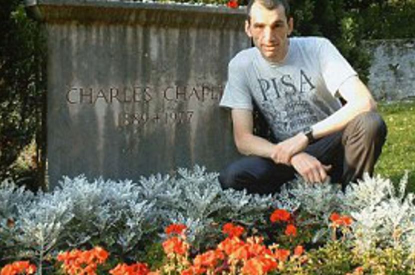 uk man spends more than crores to visit graveyard 