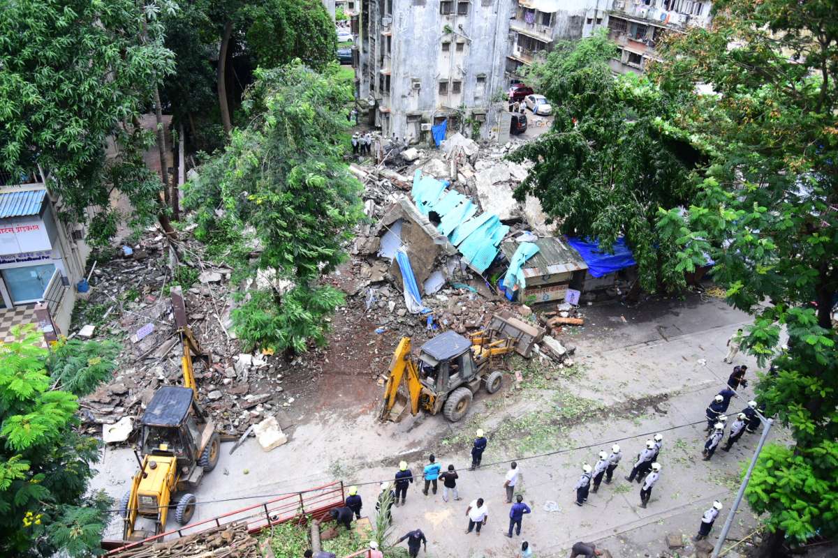 Mumbai borivali four storey building collapse