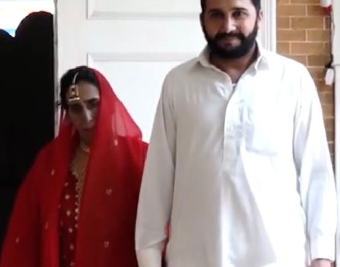 pakistan woman married her 37 yr old lover photo went viral