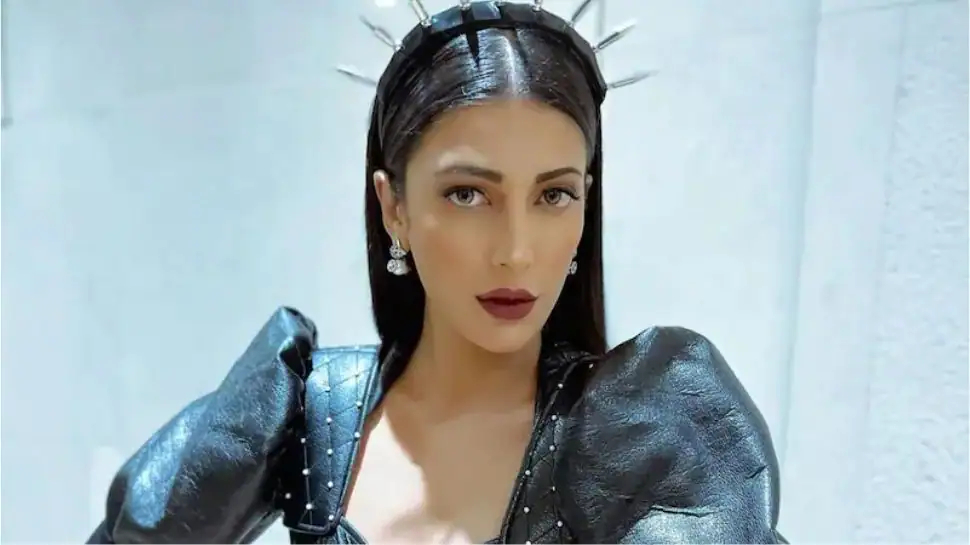 Shruti Haasan slays the Goth look, and becomes OG goth girl