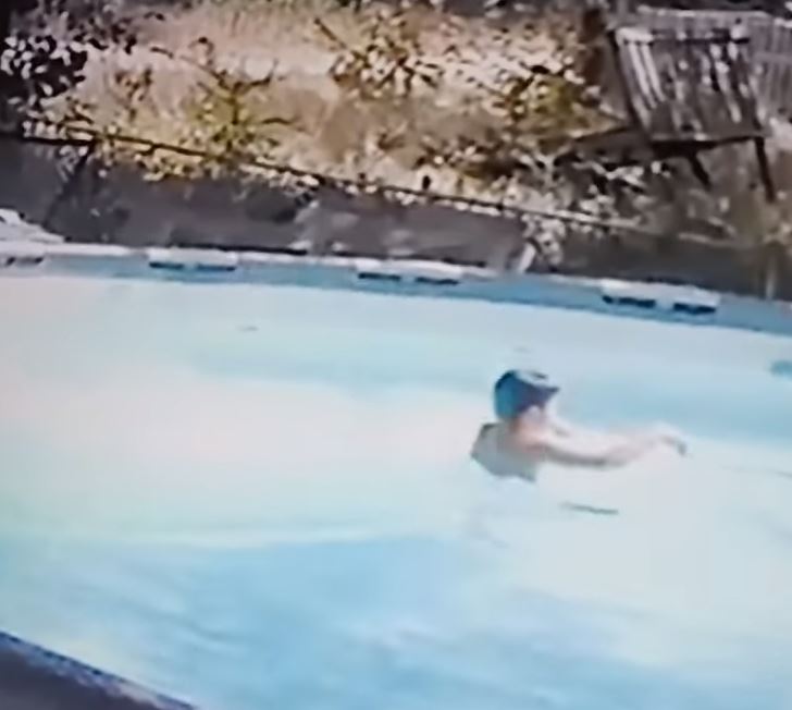 10 year old son saves his mother who suffer in pool 
