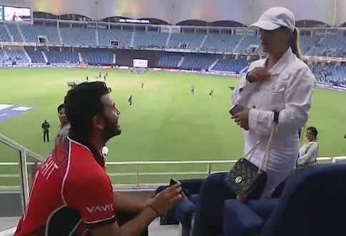 hongkong player kinchit shah propose to her girlfriend after india mat