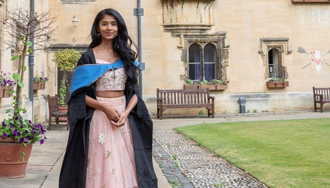 Woman get degree in oxford note about her grandpa gone viral