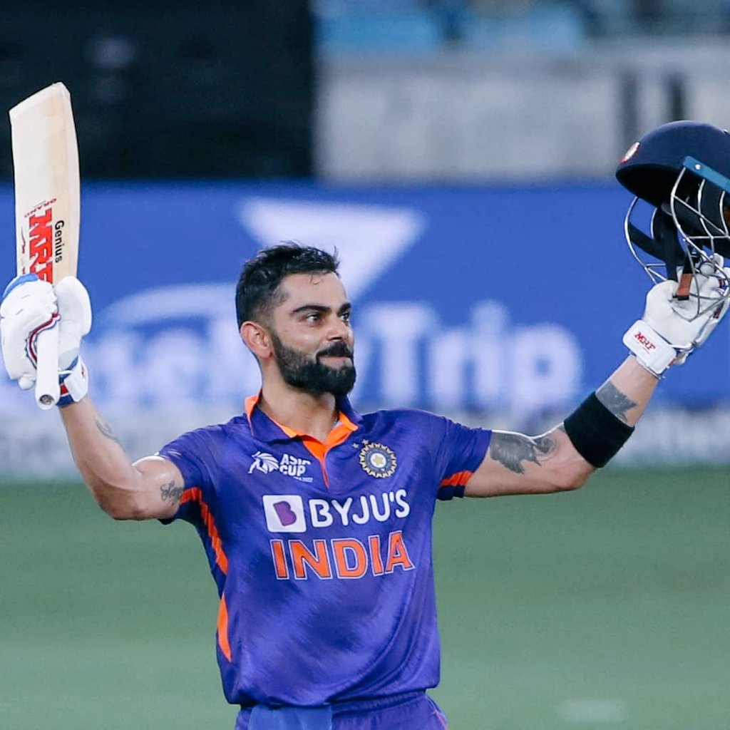 old man bow down for virat for his 71 th century