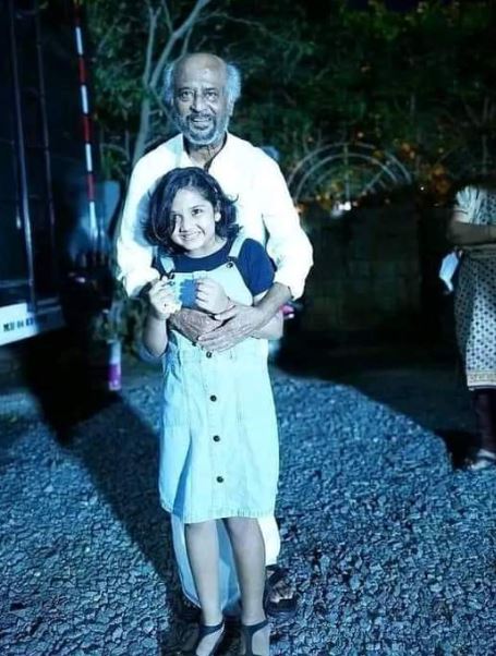 Rajinikanth with little girl fan from Jailer shooting spot