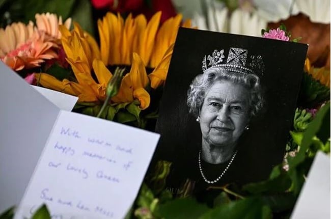 King Charles leaves handwritten letter on Queen coffin