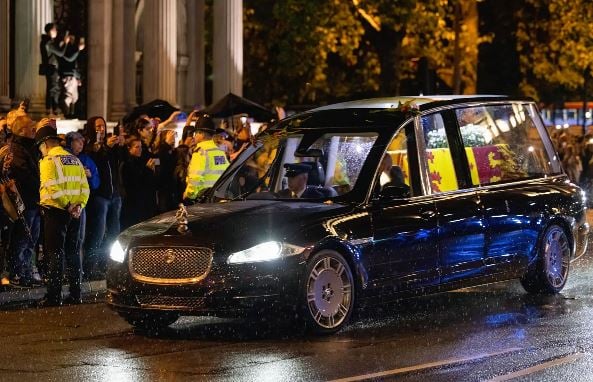 queen elizabeth car used in final rites partly designed by queen