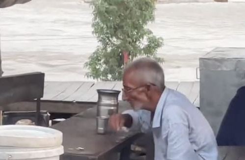 old man counting his earnings video makes people emotional