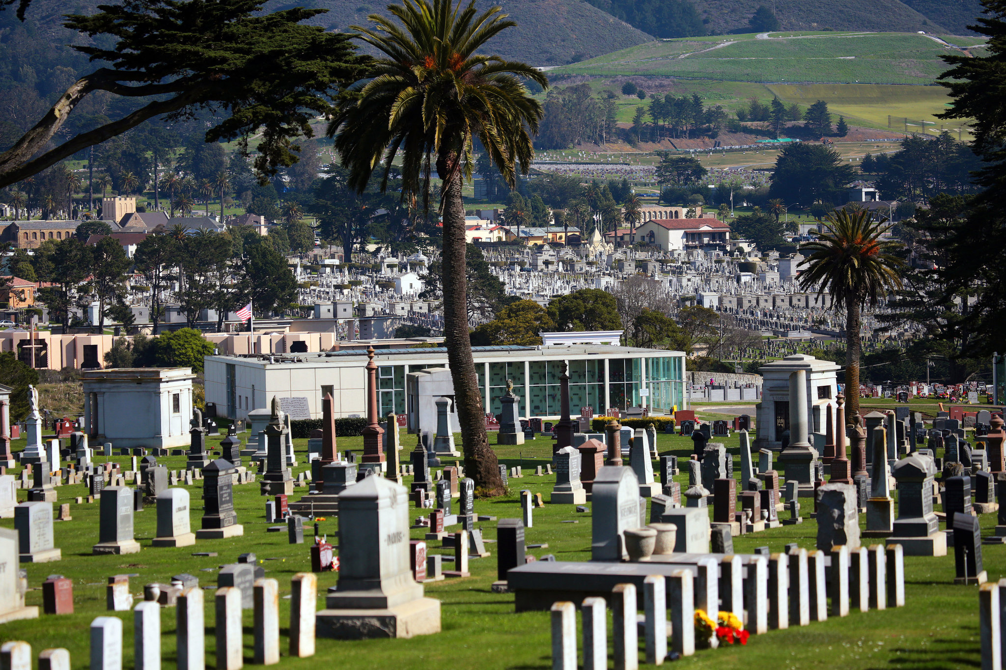 Colma town named city of silent with 1500 people and more graveyards