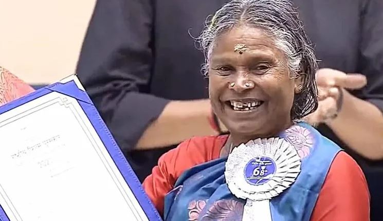 nanchamma receives national award gets standing ovation